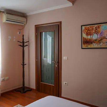 Lovely In The Heart Of Apartment